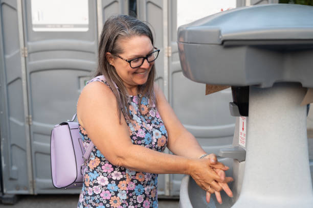 Best Porta potty delivery and setup  in Oldsmar, FL